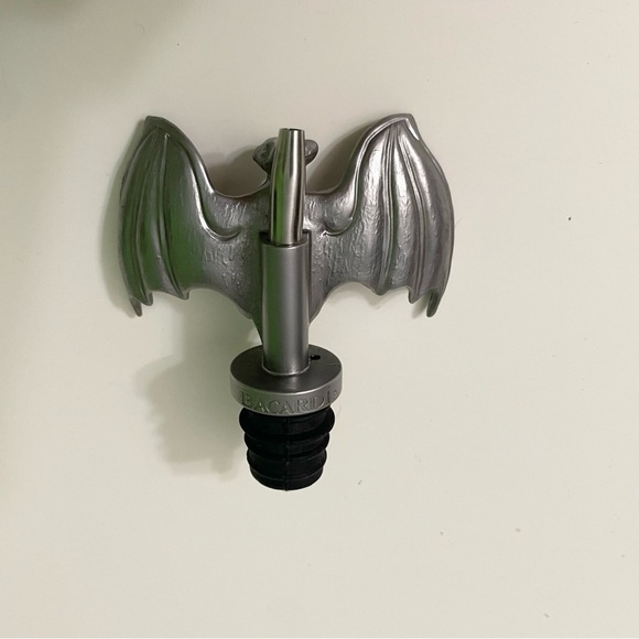 Bacardi Rum Gothic Bat Liquor Bottle Spout Pourer Stopper Top Metal Pewter Bar - Picture 9 of 16